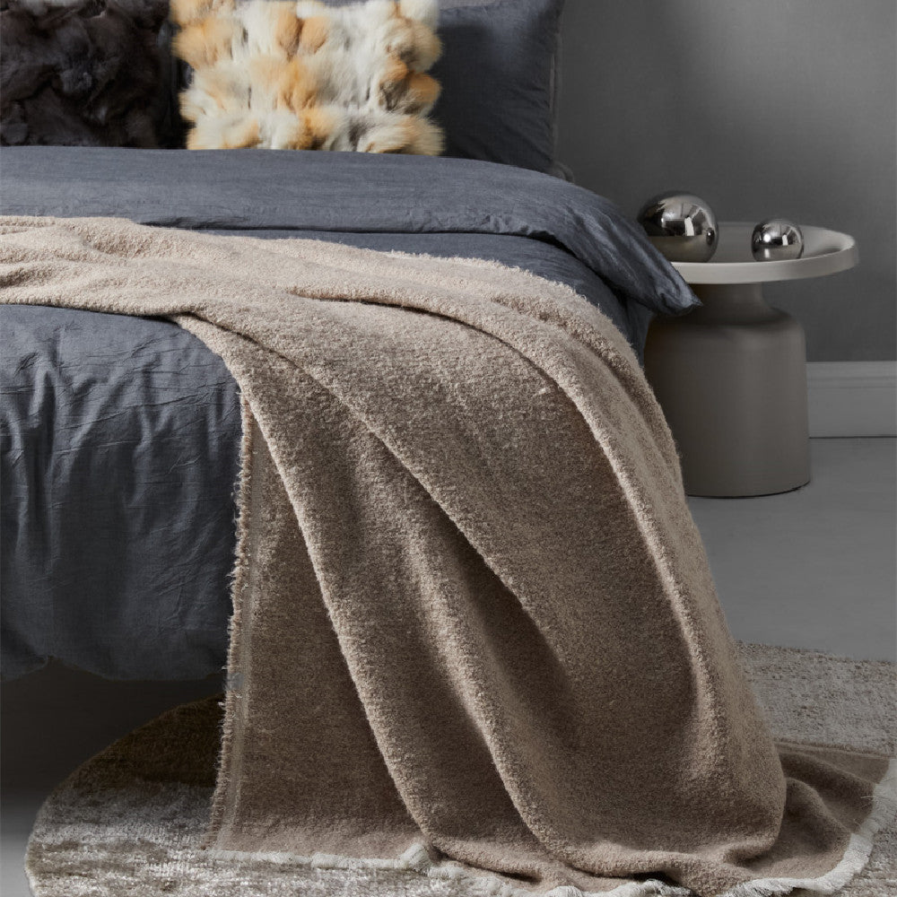 Natural Silk Light Luxury Cashmere & Wool Throw Blanket